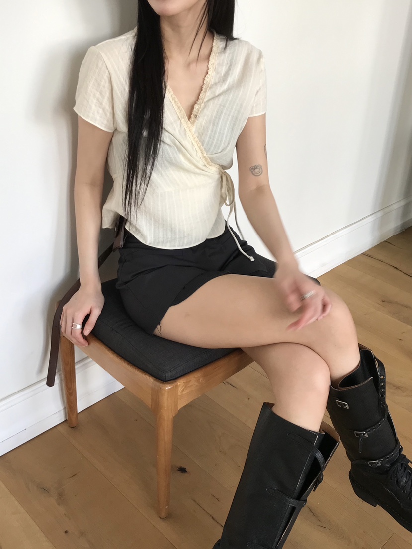 ESCHER韓國直郵女裝新款休閑時尚熱賣25春夏推薦襯衫蕾絲衫ESCHER襯衫/蕾絲衫
