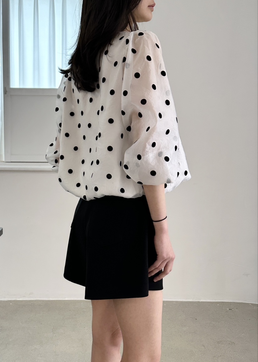 CLASSY-O韓國直郵㊣女裝新品人氣時尚推薦熱賣襯衫蕾絲衫透視CLASSY-O襯衫/蕾絲衫