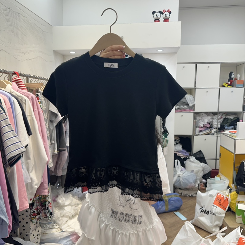 DE LINE韓國直郵㊣東大門實拍女裝新款人氣25春夏T恤短款蕾絲DE LINET恤圖色2