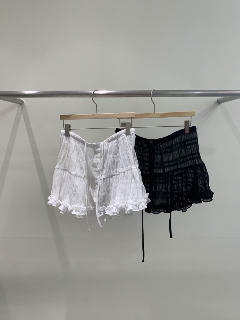 ZITTEN韓國直郵㊣東大門實拍女裝新品推薦休閑時尚短裙紐扣ZITTEN短裙