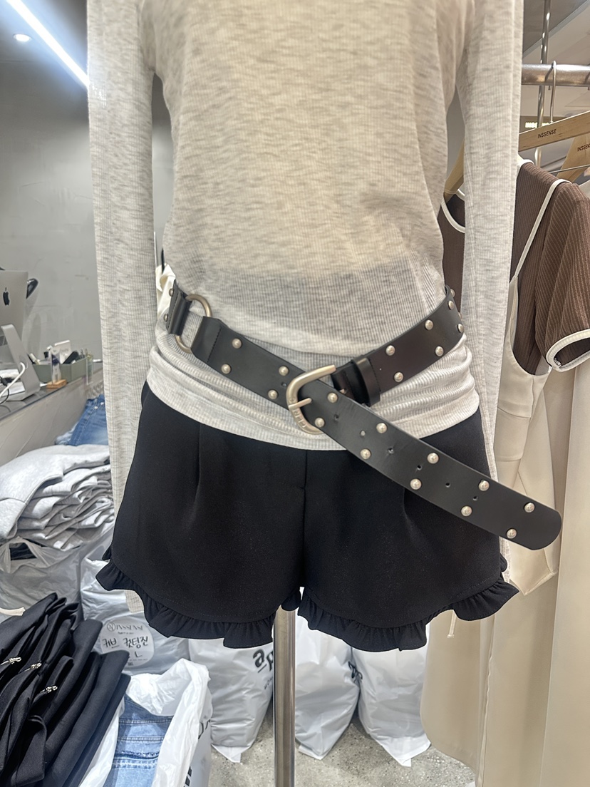 INSSENSE-A韓國直郵㊣東大門實拍女裝新品推薦人氣短褲荷葉邊INSSENSE-A短褲