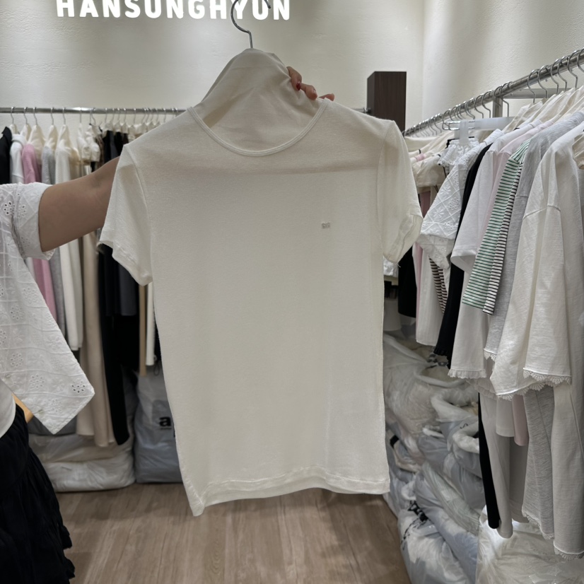 HANSUNGHYUN韓國㊣直郵東大門代購女裝新款人氣時尚T恤刺繡HANSUNGHYUNT恤圖色2