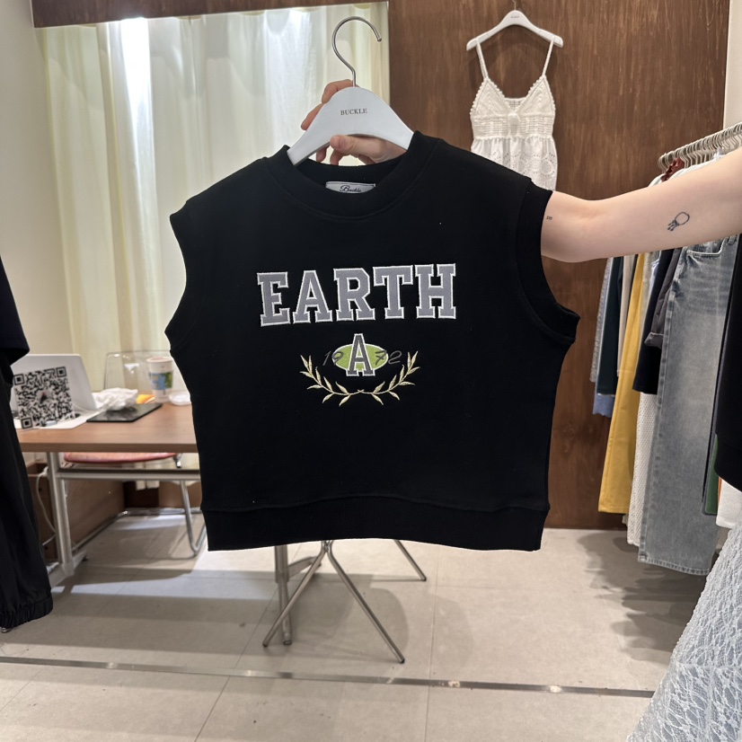 BUCKLE韓國㊣直郵東大門代購女裝新品熱賣人氣休閑25春夏T恤BUCKLET恤圖色2