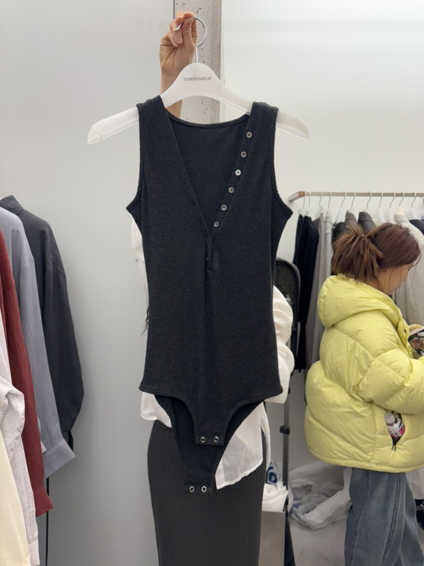 LONDON FLAT韓國直郵㊣女裝新品人氣熱賣25春夏吊帶背心套裝LONDON FLAT吊帶/背心圖色3