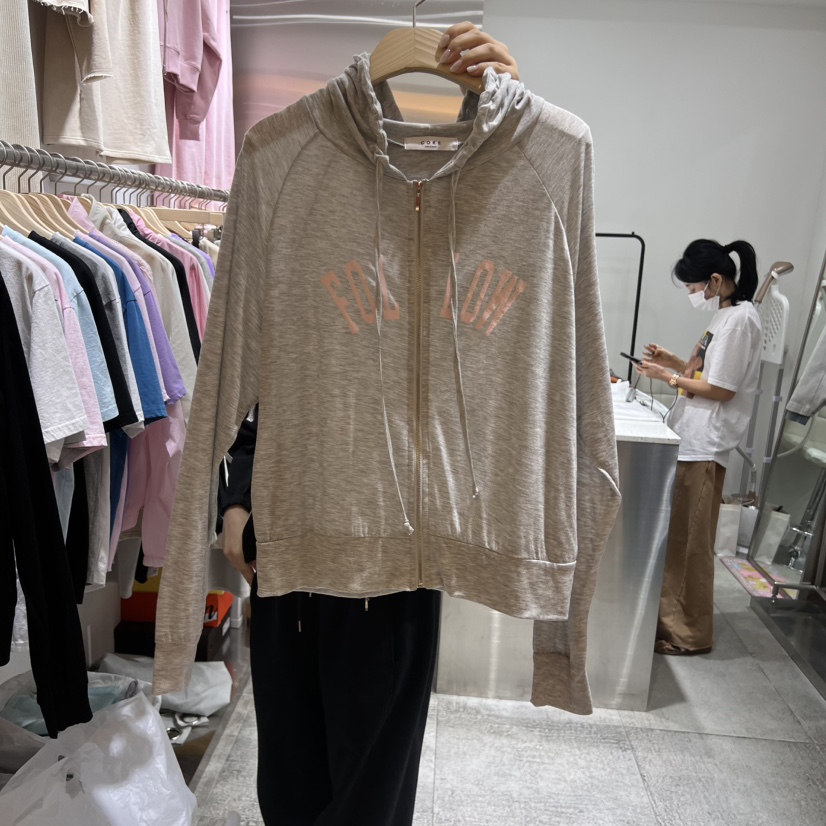 COKE CAKE韓國直郵㊣女裝新款時尚25春夏熱賣衛衣兜帽絲綢COKE CAKE衛衣圖色3