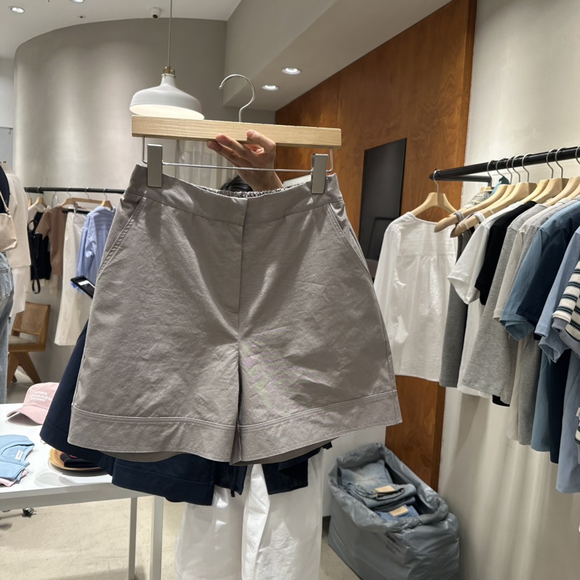 BOUTIQUE SEOUL-P韓國直郵㊣東大門實拍女裝新款人氣短褲But ton/BOUTIQUE SEOUL短褲圖色2