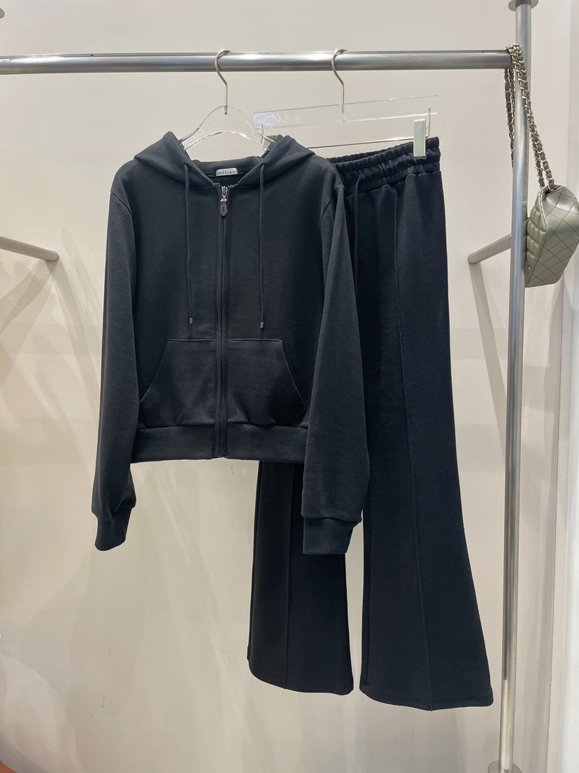 LAFFINE-P直郵韓國代購㊣女裝新品推薦休閑人氣套裝套裝兜帽LAFFINE-P套裝圖色2