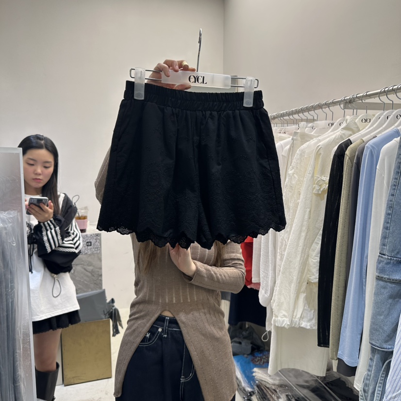 EYEL韓國㊣直郵東大門代購女裝新品時尚熱賣25春夏短褲蕾絲EYEL短褲圖色2