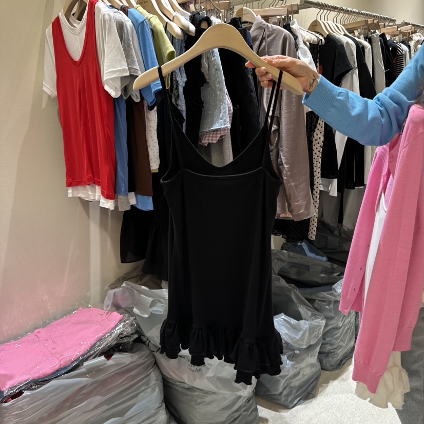 MOREMORE直郵韓國代購㊣女裝新品推薦人氣25春夏熱賣吊帶背心more more吊帶/背心