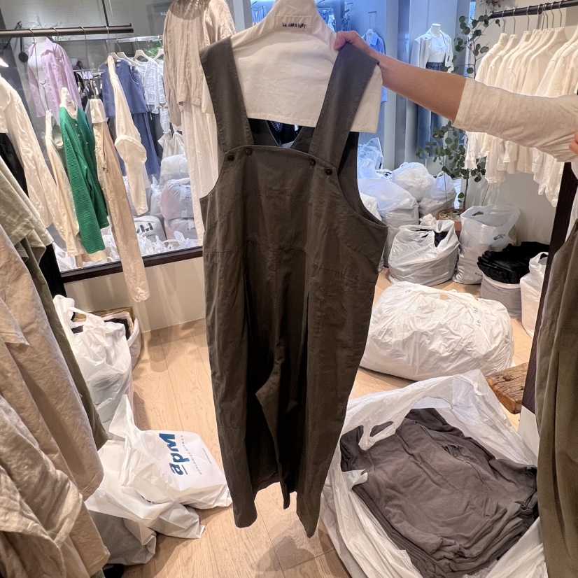 LE JARDINET韓國直郵㊣女裝新款時尚人氣熱賣背帶褲不含內搭LE JARDINET背帶褲圖色2