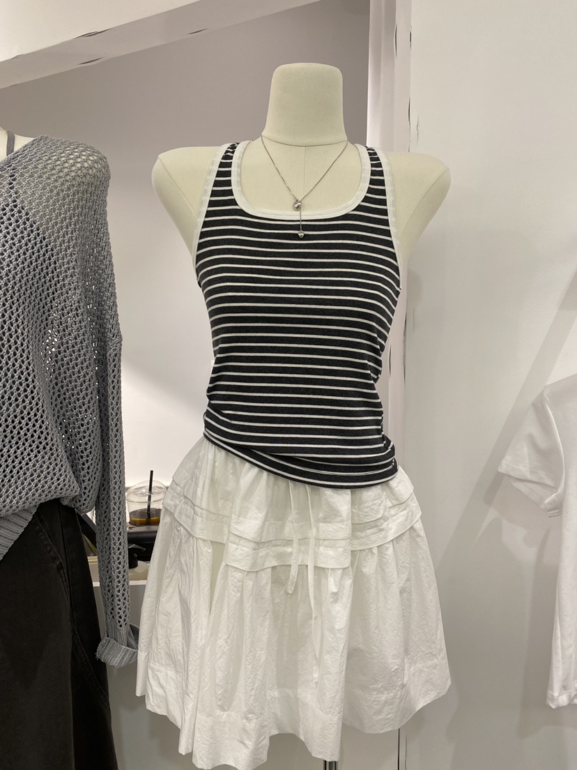 LOOKK直郵韓國代購㊣女裝新品時尚熱賣25春夏人氣休閑吊帶背心LOOKK吊帶/背心