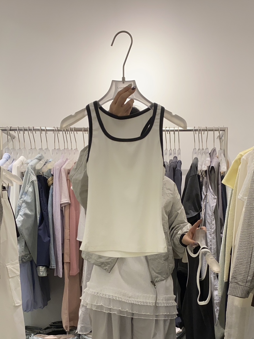 LOOKK直郵韓國代購㊣女裝新品時尚熱賣25春夏人氣休閑吊帶背心LOOKK吊帶/背心