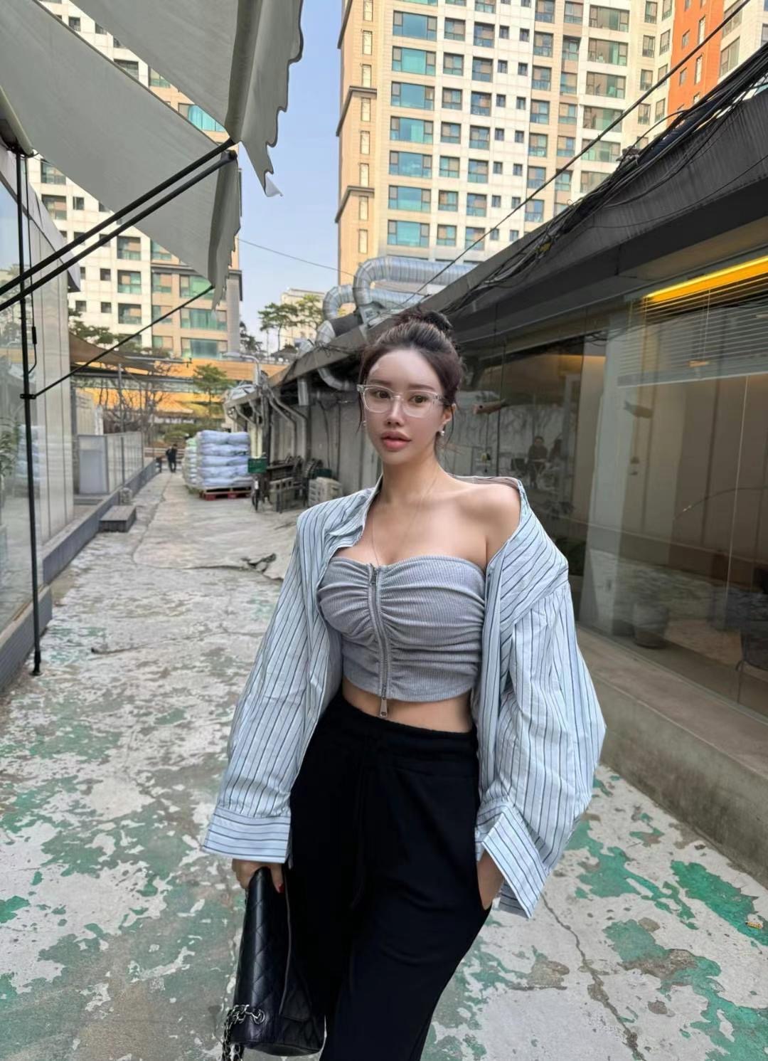 COZCAT-코즈켓-T韓國㊣直郵東大門代購女裝新款推薦吊帶背心拉鏈COZCAT吊帶/背心