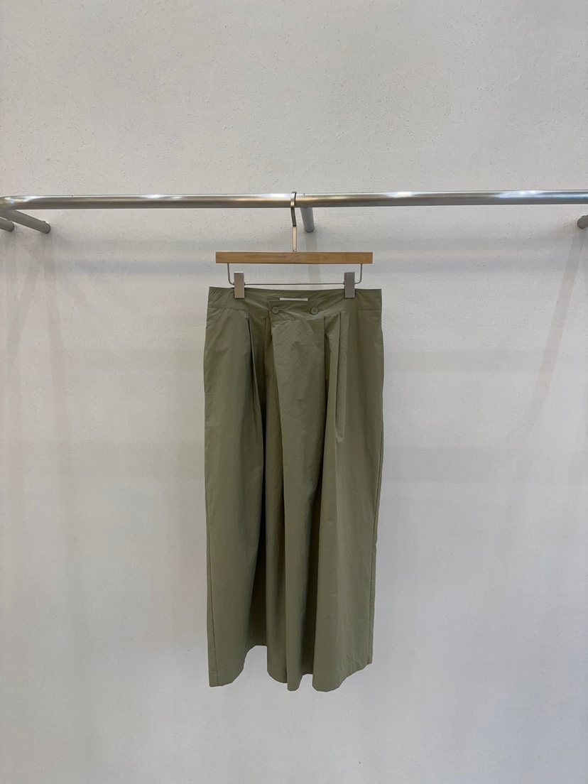 FORM韓國㊣直郵東大門代購女裝新品時尚熱賣25春夏休閑休閑褲FORM休閑褲
