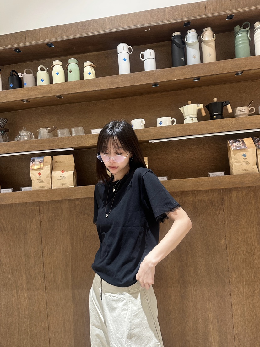 FORM韓國直郵㊣東大門實拍女裝新款熱賣休閑時尚人氣T恤蕾絲FORMT恤