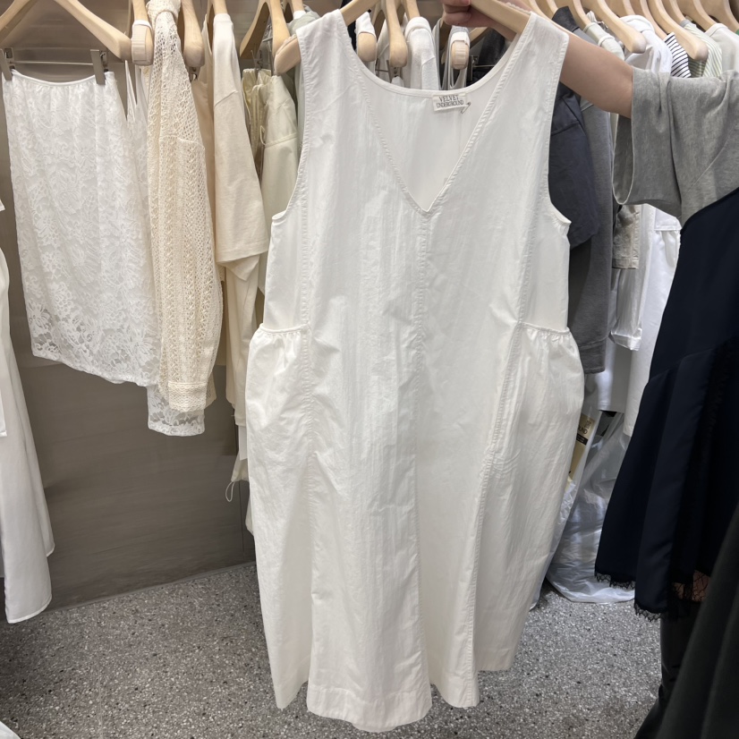 VELVET UNDERGROUND韓國直郵㊣東大門實拍女裝新品推薦連衣裙VELVET UNDERGROUND連衣裙