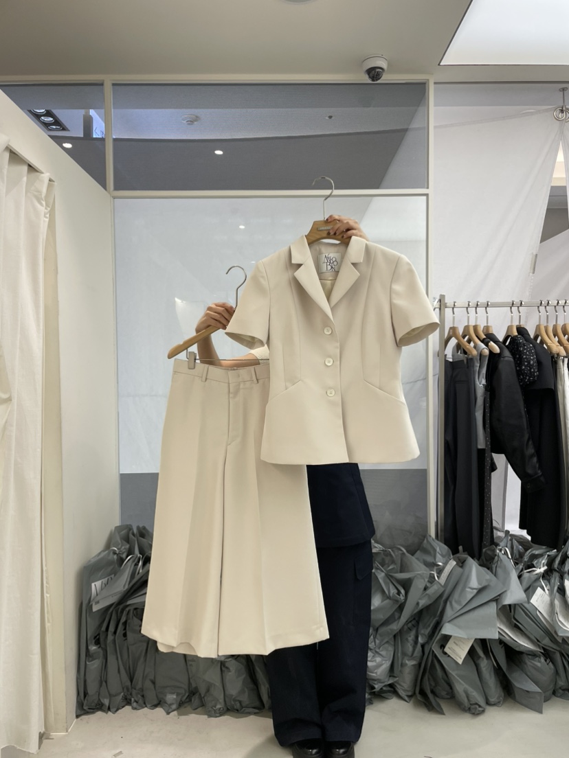MER直郵韓國代購㊣女裝新品休閑熱賣推薦25春夏人氣套裝兩件套MER/ANGELO BIANCO套裝圖色2