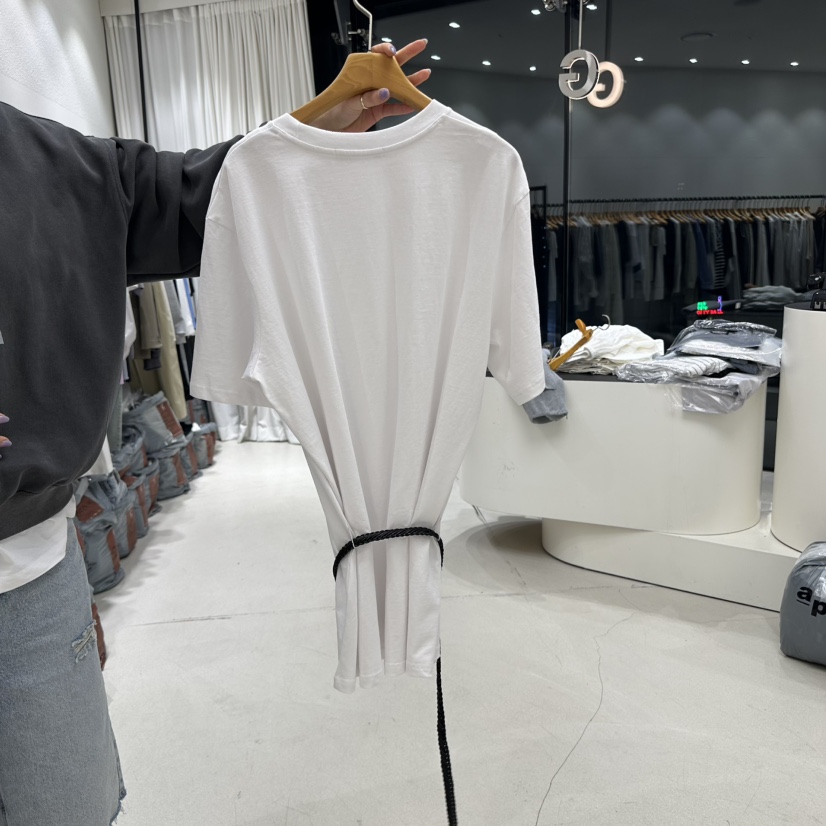 TREND SELLER/G韓國直郵㊣女裝新品推薦25春夏熱賣T恤含腰帶G/TREND SELLERT恤