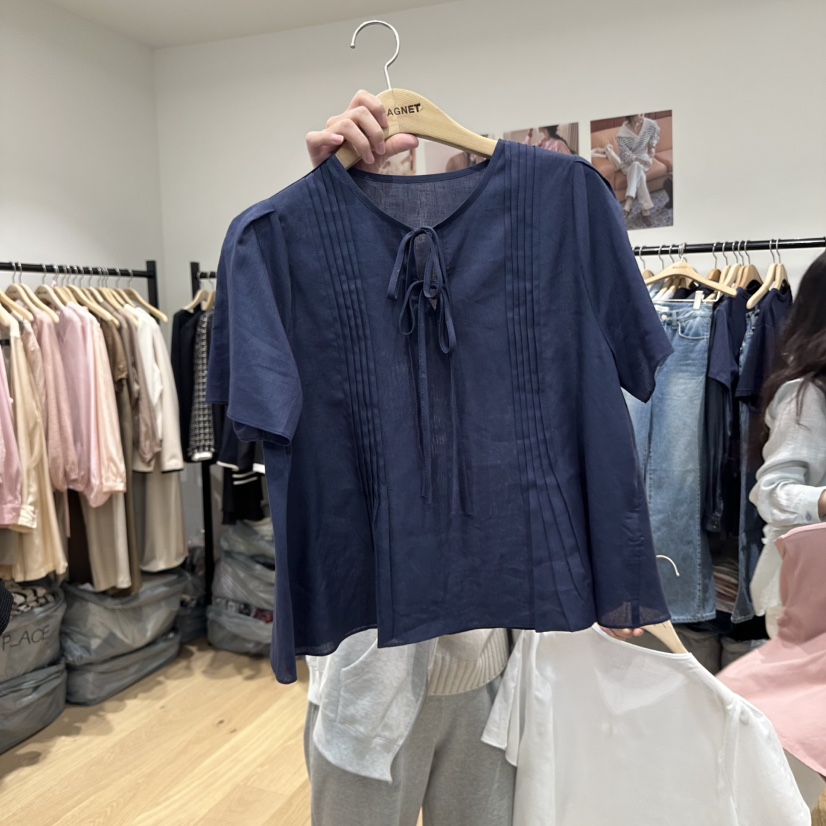 M.G.N韓國㊣直郵東大門代購女裝新品人氣熱賣襯衫蕾絲衫褶皺MAGNET襯衫/蕾絲衫圖色2