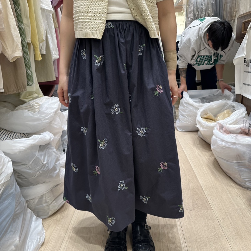 OURMOMENT韓國直郵㊣東大門實拍女裝新品熱賣推薦人氣時尚長裙OURMOMENT長裙