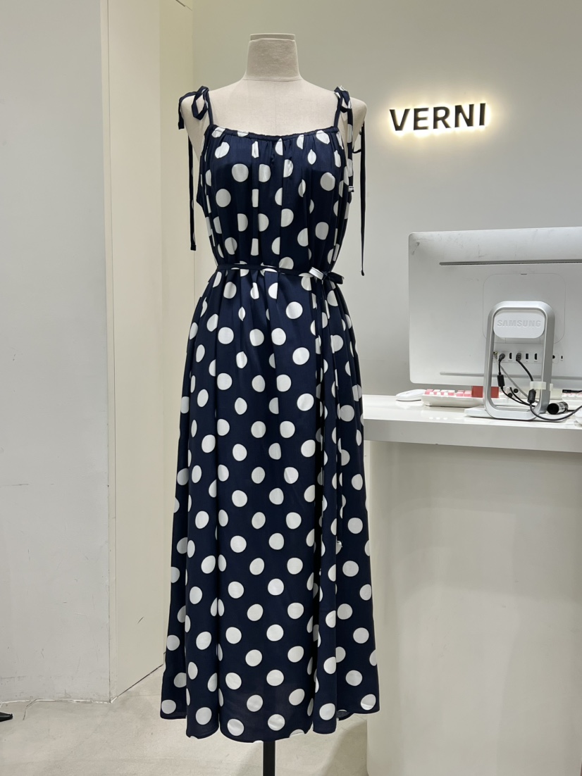 VERNI直郵韓國代購㊣女裝新品時尚熱賣推薦25春夏連衣裙含腰繩VERNI連衣裙圖色2