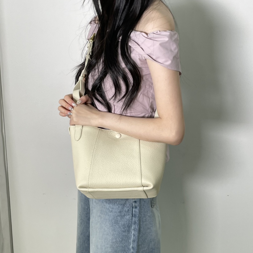 J PLACE韓國直郵㊣東大門實拍女裝新款人氣熱賣推薦手提包J PLACE手提包