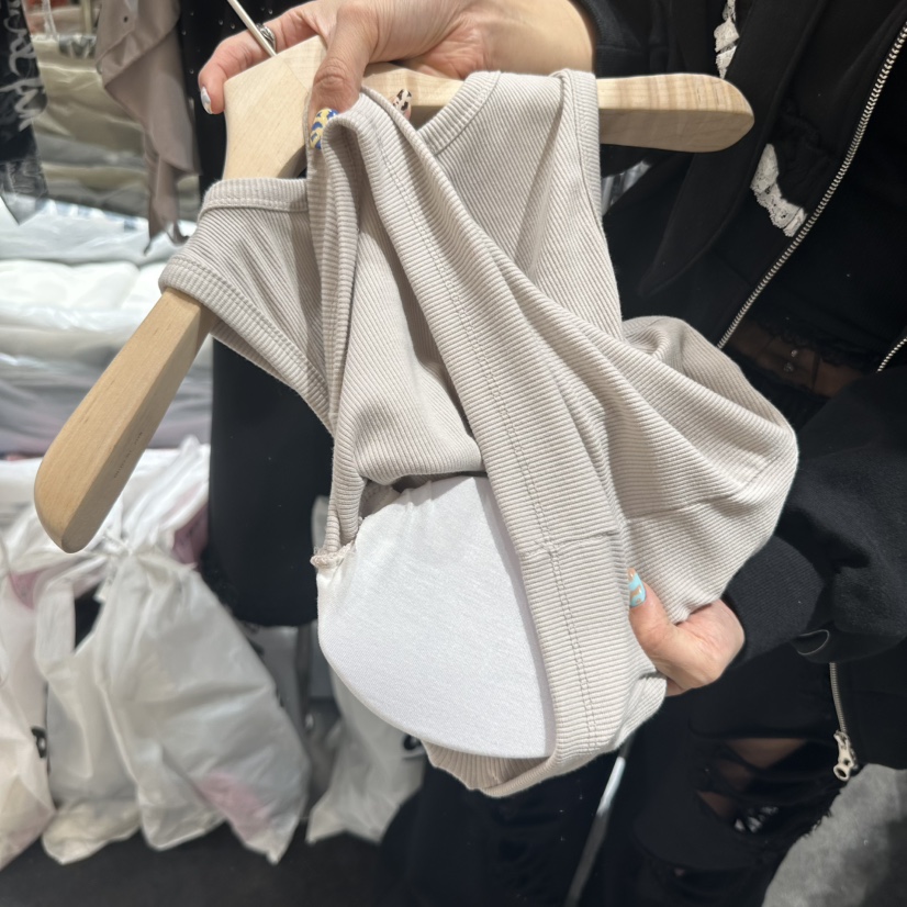 OUR MINUTE直郵韓國代購㊣女裝新品休閑25春夏時尚吊帶背心OUR MINUTE吊帶/背心