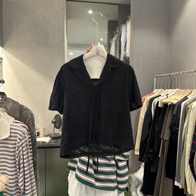 AMOEBA直郵韓國代購㊣女裝新品熱賣25春夏推薦襯衫蕾絲衫刺繡AMOEBA襯衫/蕾絲衫圖色2
