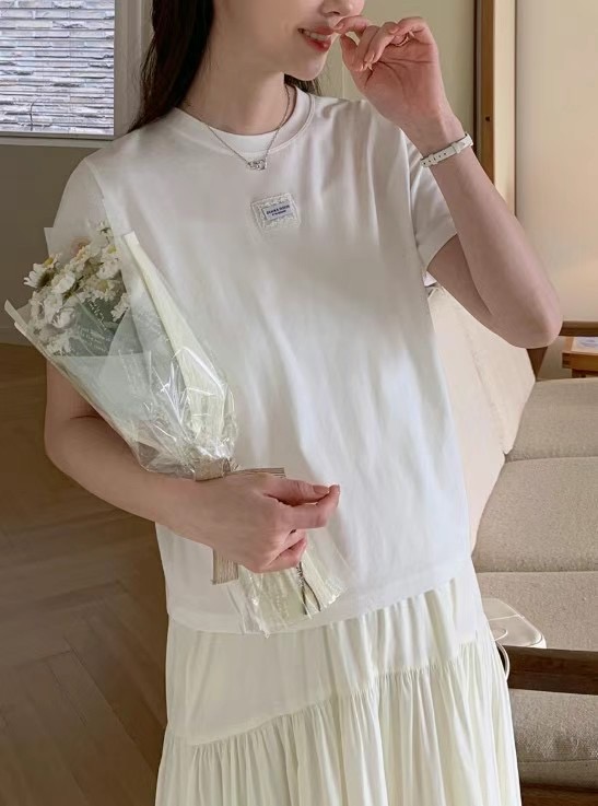 라떼韓國直郵女士新款休閑人氣推薦時尚真品職業25春夏熱賣T恤Latte_T恤