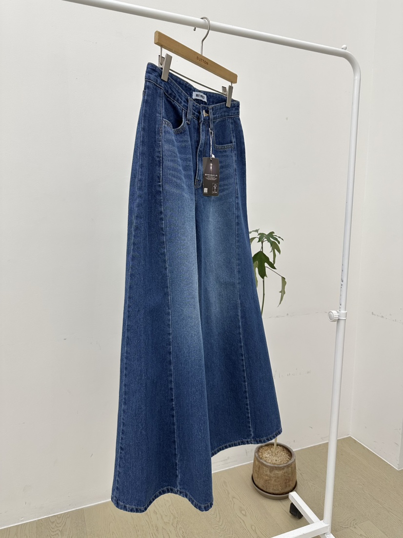 BUT東大門實拍女士新款職業25春夏熱賣推薦休閑時尚真品牛仔褲button牛仔褲