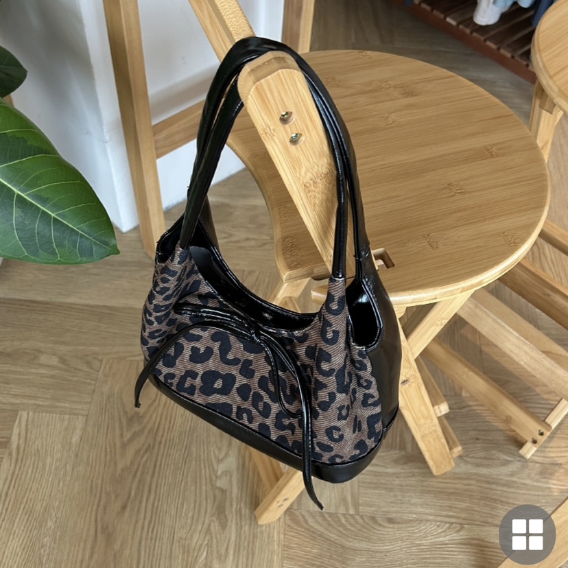 POSH BLUE韓國直郵㊣東大門實拍女裝新品時尚手拿包腋下包POSH BLUE手拿包/腋下包