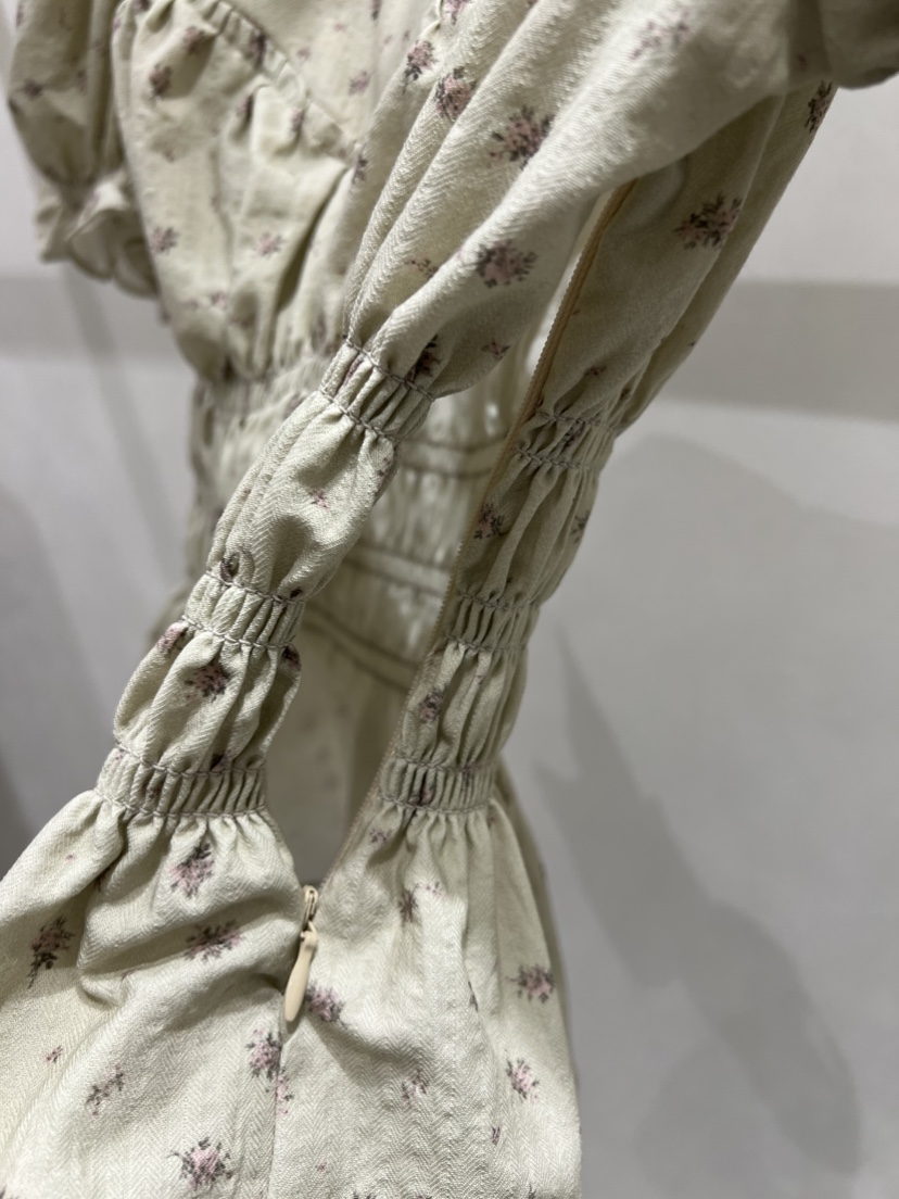 SHIRRING韓國直郵女裝新品25春夏真品時尚熱賣職業襯衫蕾絲衫SHIRRING襯衫/蕾絲衫