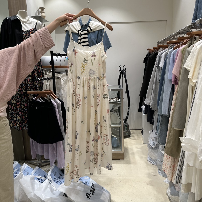 MELO韓國直郵女裝新品時尚職業人氣真品熱賣25春夏休閑連衣裙MELO連衣裙