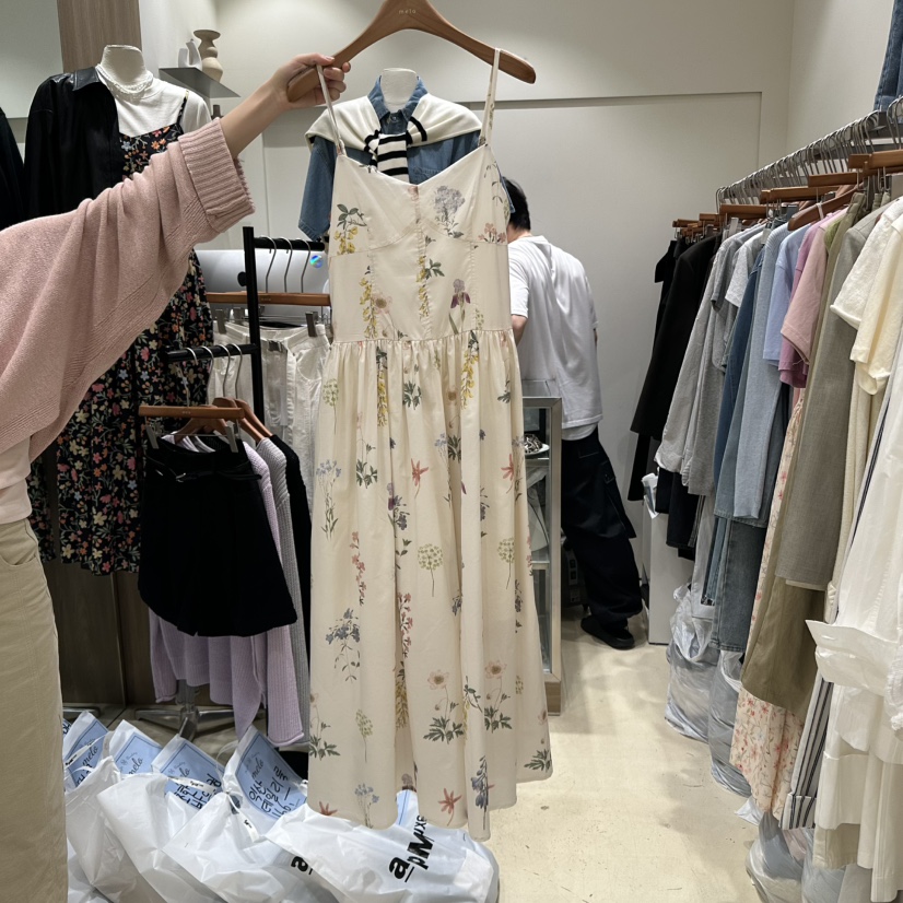 MELO韓國直郵女裝新品時尚職業人氣真品熱賣25春夏休閑連衣裙MELO連衣裙
