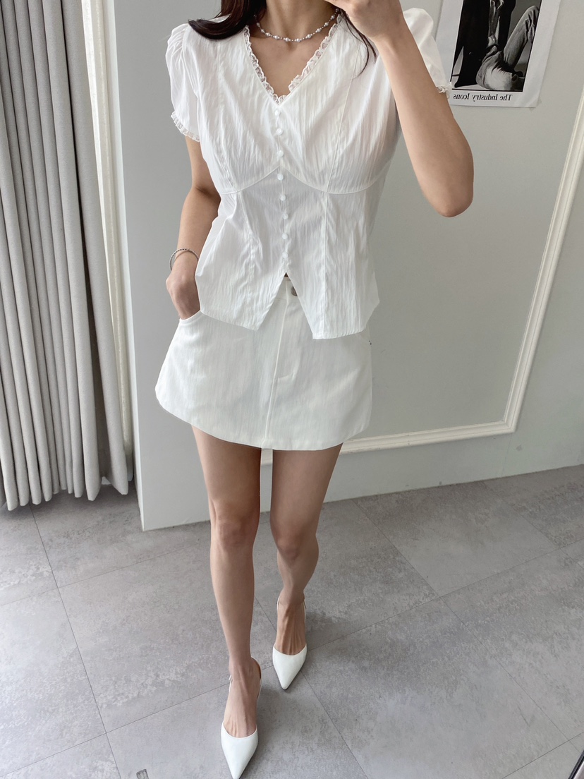 CLOTH東大門實拍女士新款25春夏真品時尚熱賣襯衫蕾絲衫蕾絲CLOTH襯衫/蕾絲衫