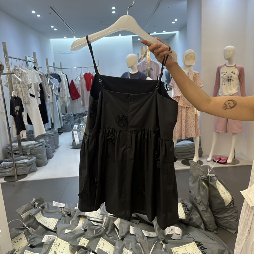 OLI SEOUL韓國代購女士新品推薦人氣25春夏時尚休閑連衣裙OLI SEOUL連衣裙