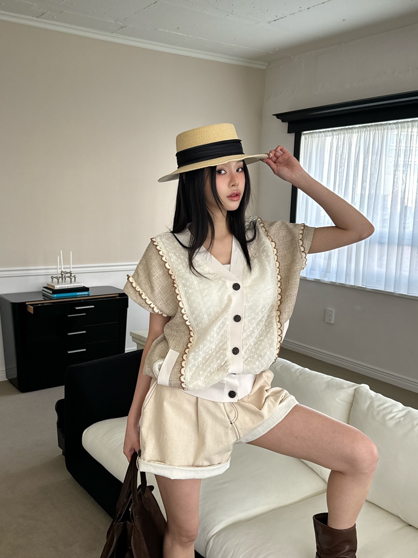 TRIPLE SEVEN韓國直郵㊣女裝新款25春夏推薦襯衫蕾絲衫荷葉邊TRIPLE SEVEN襯衫/蕾絲衫