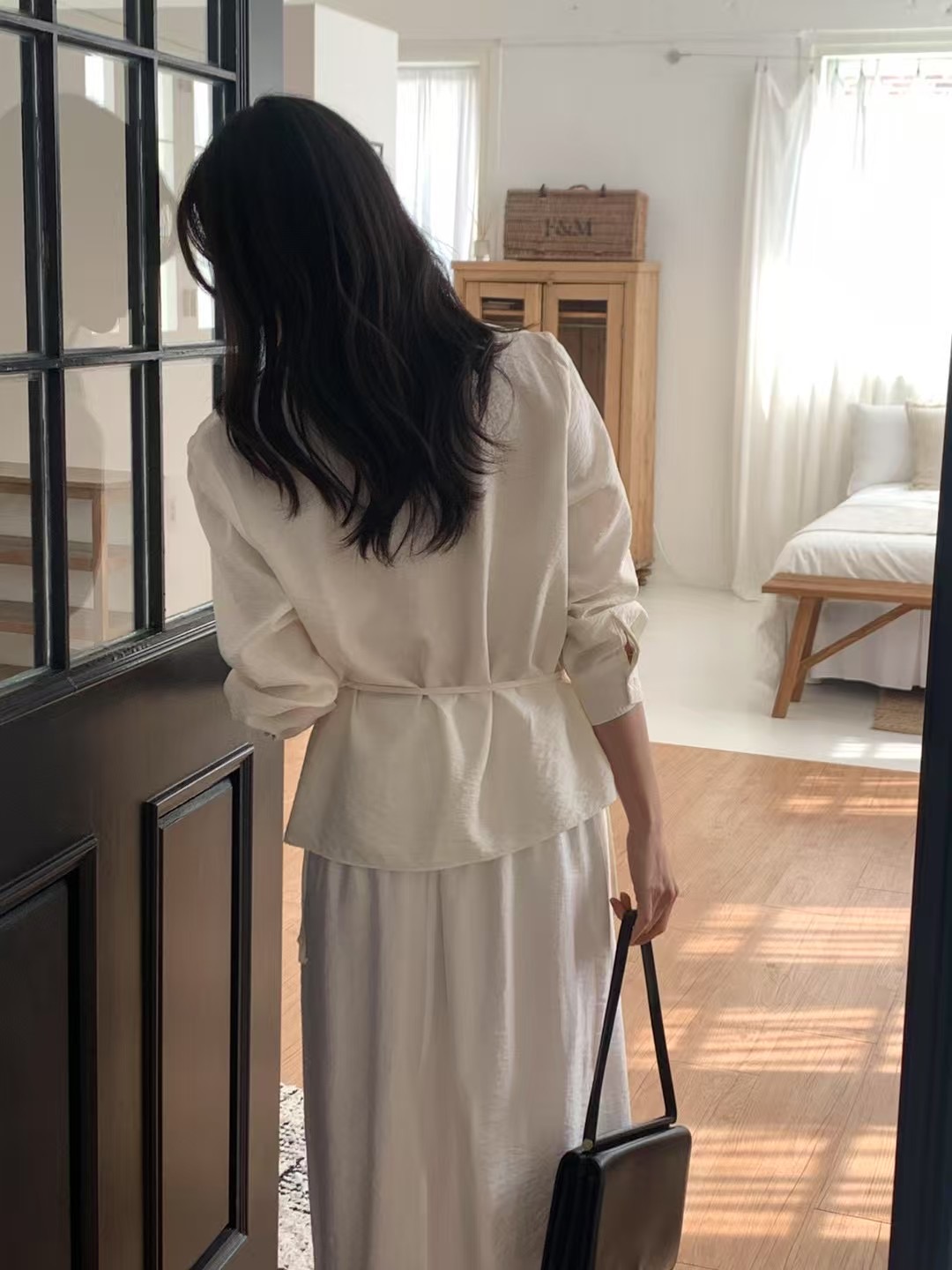 PROPER 프로퍼韓國代購女士新款熱賣真品襯衫蕾絲衫含腰繩PROPER 프로퍼襯衫/蕾絲衫