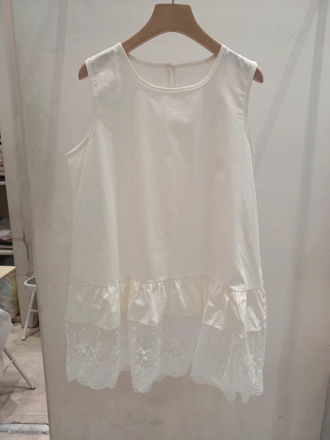 JAMES 제임스韓國代購女裝新品25春夏職業人氣吊帶背心蕾絲JAMES吊帶/背心圖色2