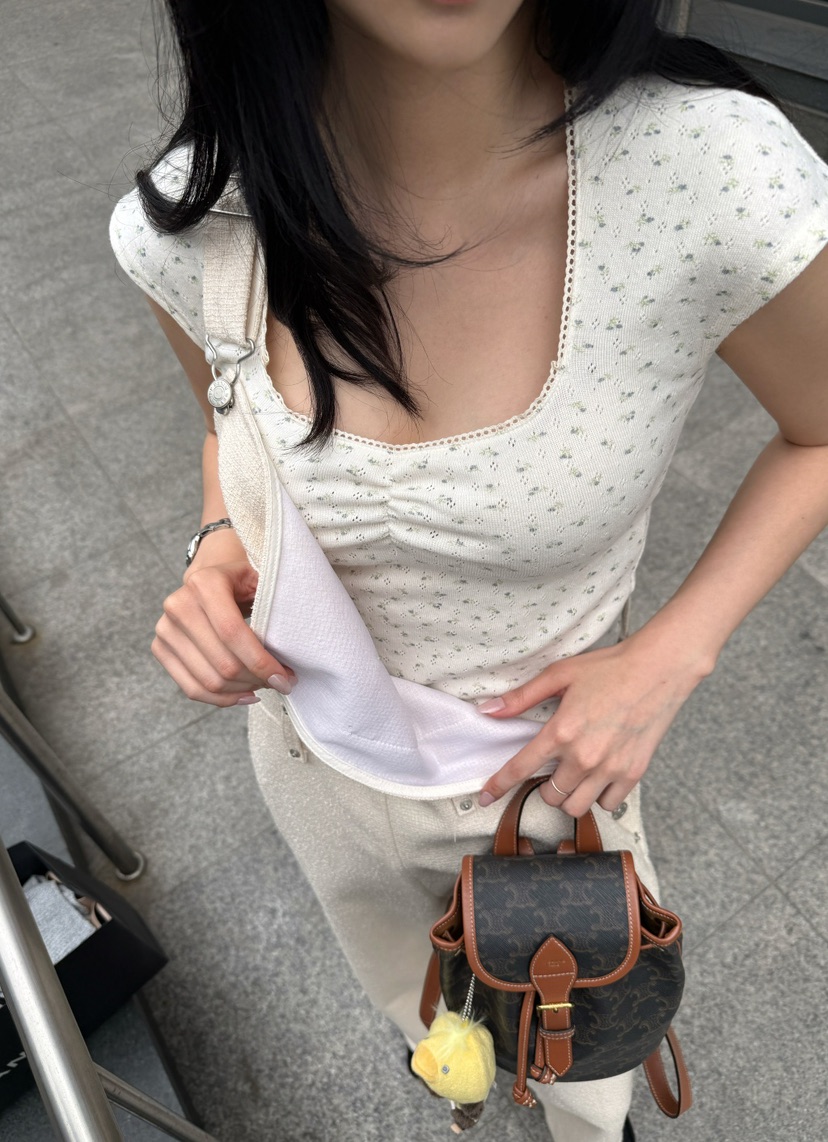 ON:UP韓國直郵㊣女裝新品時尚25春夏推薦人氣休閑T恤蕾絲花ON:UPT恤