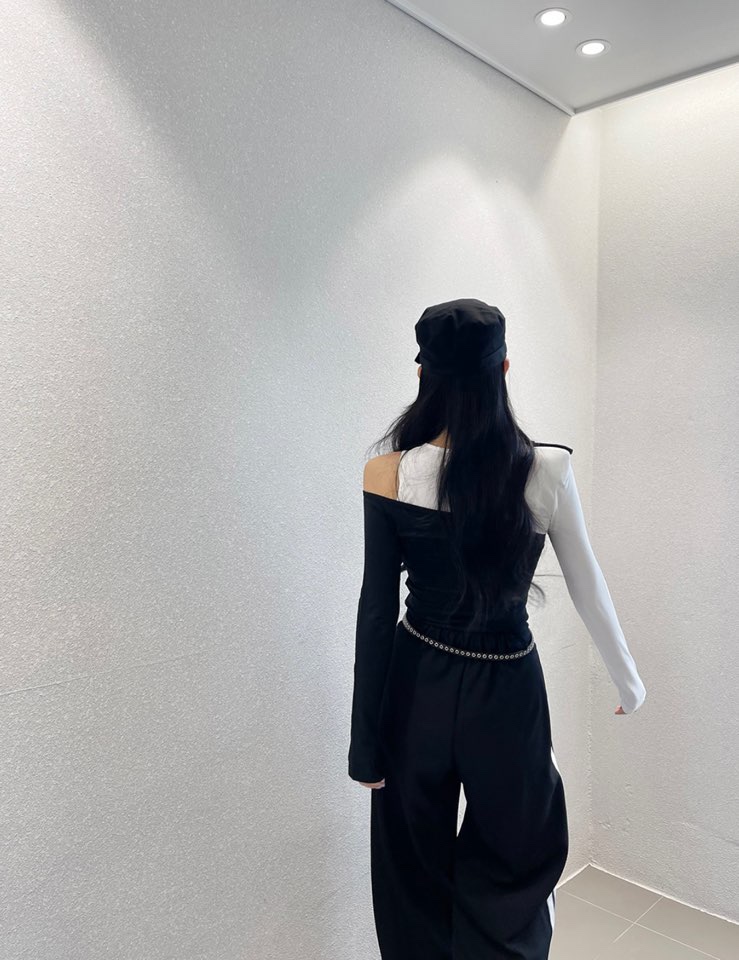 2TWO MOON韓國㊣直郵東大門代購女裝新款休閑時尚長袖T恤露肩2TWO MOON長袖T恤