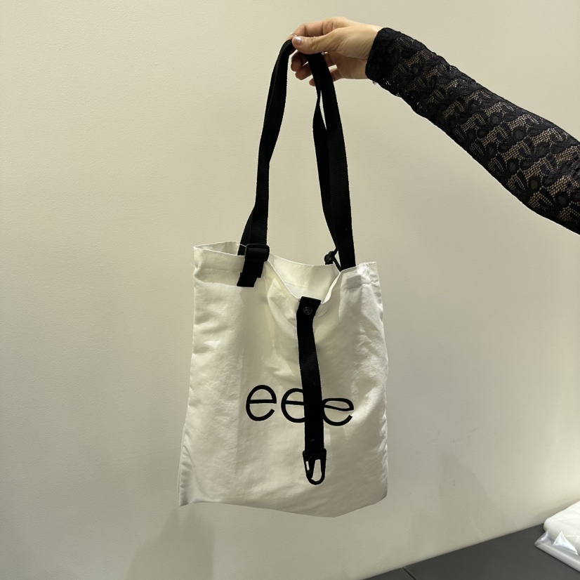 E/E/E直郵韓國代購㊣女裝新款休閑時尚推薦25春夏單肩斜跨包E/E/E單肩/斜跨包