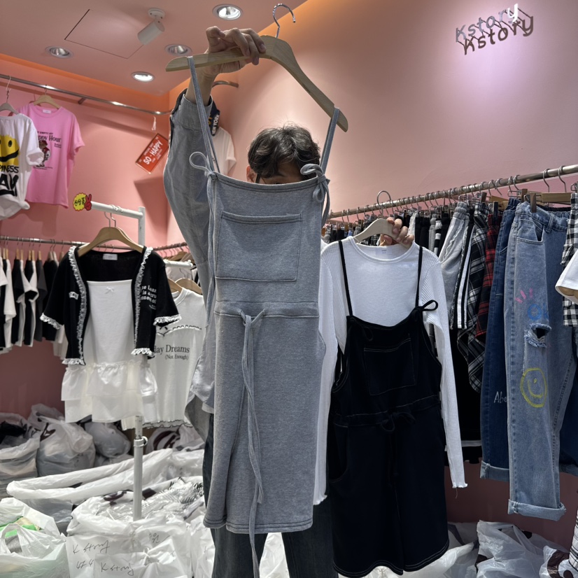K STORY韓國㊣直郵東大門代購女裝新品人氣背帶褲不含內搭K STORY背帶褲