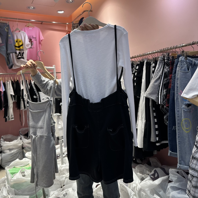 K STORY韓國㊣直郵東大門代購女裝新品人氣背帶褲不含內搭K STORY背帶褲