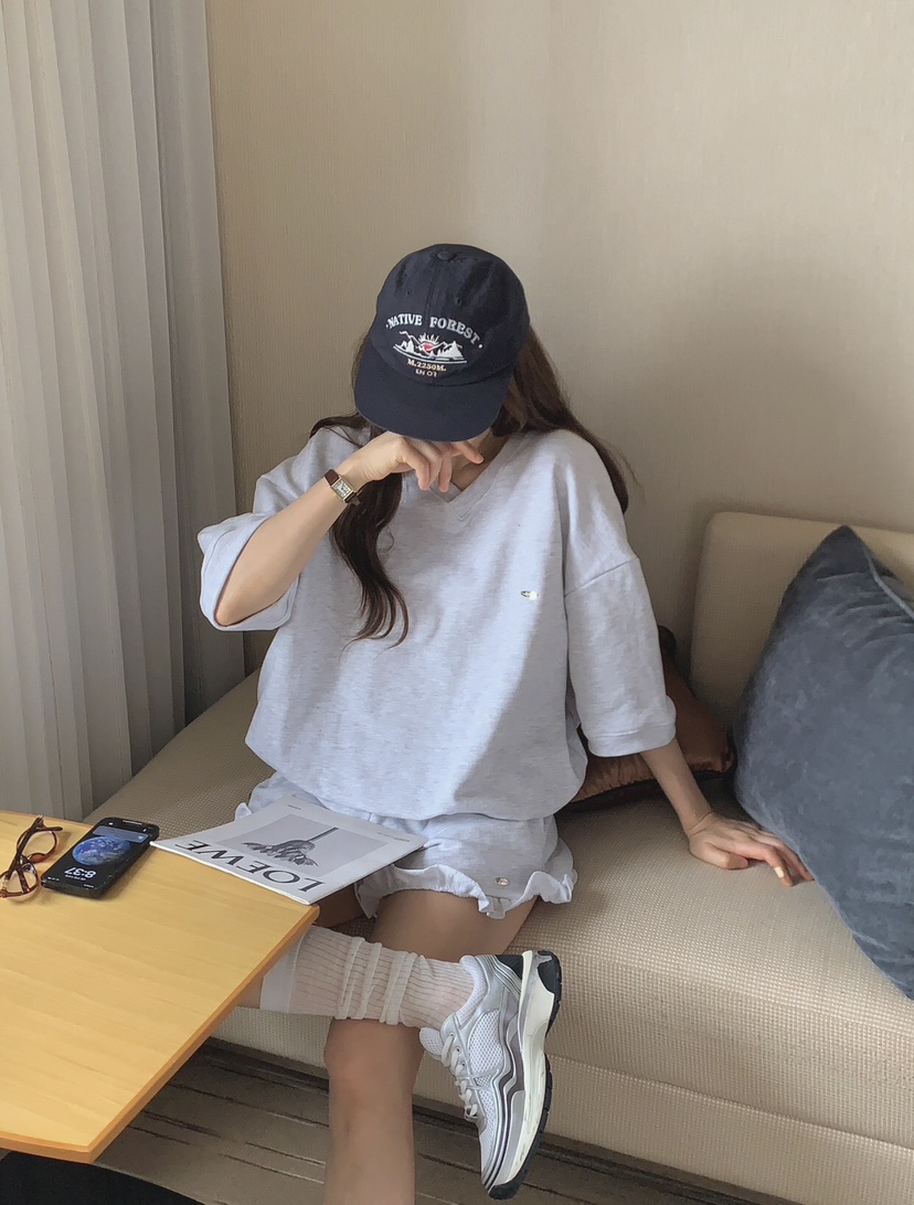 FORMSTUDIO韓國直郵㊣東大門實拍女裝新品休閑套裝荷葉邊V領FORMSTUDIO套裝