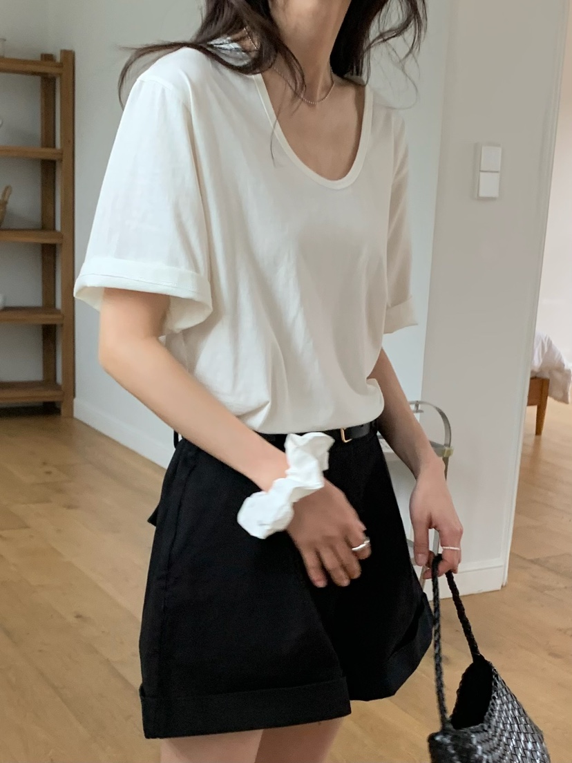 BLEECKER韓國直郵㊣東大門實拍女裝新品時尚熱賣人氣推薦T恤BLEECKERT恤