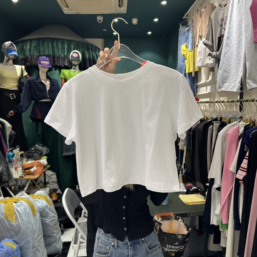 3COLOR(此品牌名稱會遭售假投訴,建議淘寶店鋪商品名稱中不要使用)直郵韓國代購㊣女裝新款熱賣T恤Three colorT恤