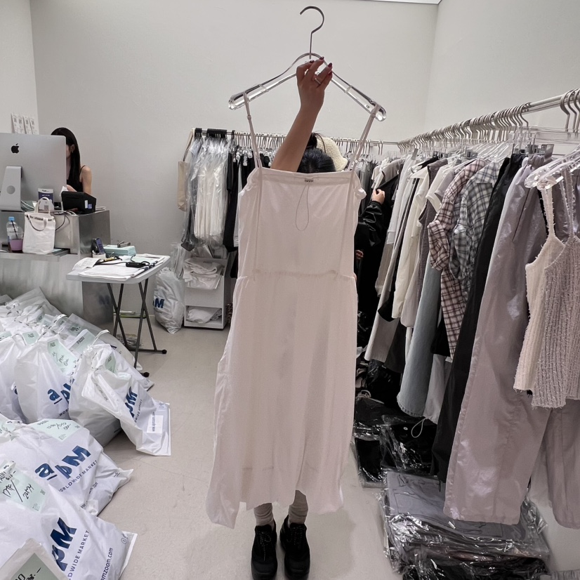 PADO韓國直郵㊣女裝新品熱賣人氣推薦休閑時尚連衣裙含腰包PADO連衣裙