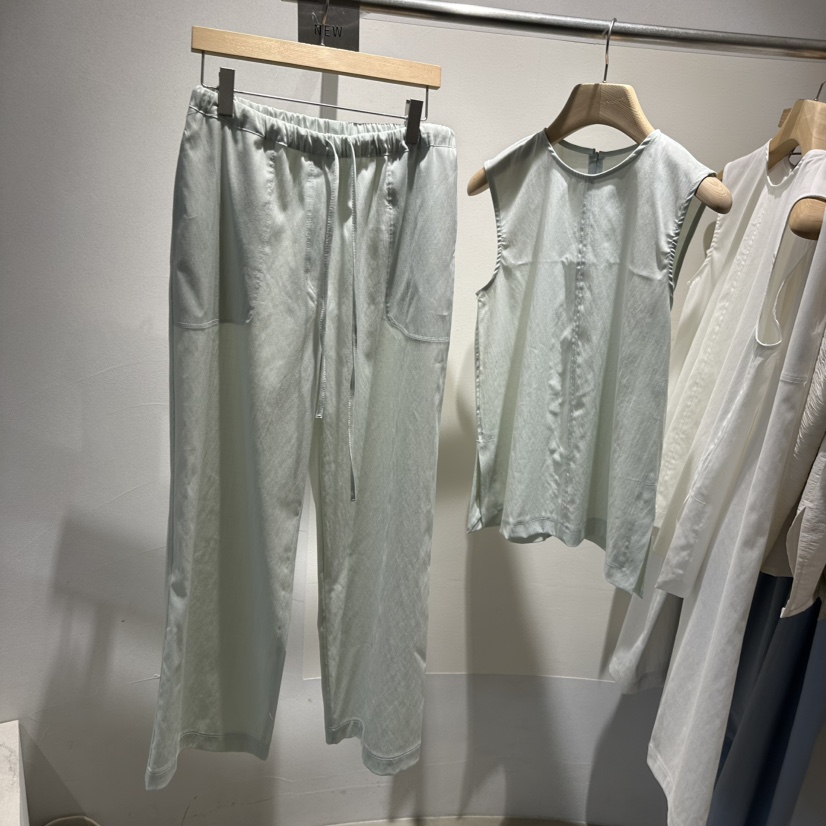 ROOM K-P韓國直郵㊣東大門實拍女裝新款休閑熱賣套裝套裝ROOM K套裝