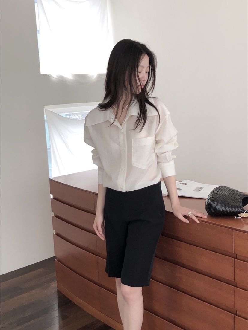 LE BUTTER韓國直郵女士新款推薦真品熱賣人氣時尚襯衫蕾絲衫LE BUTTER襯衫/蕾絲衫